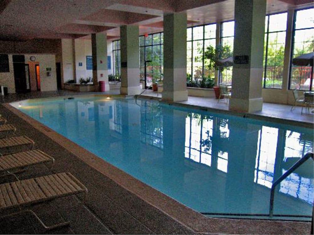 Airport Marriott 4*