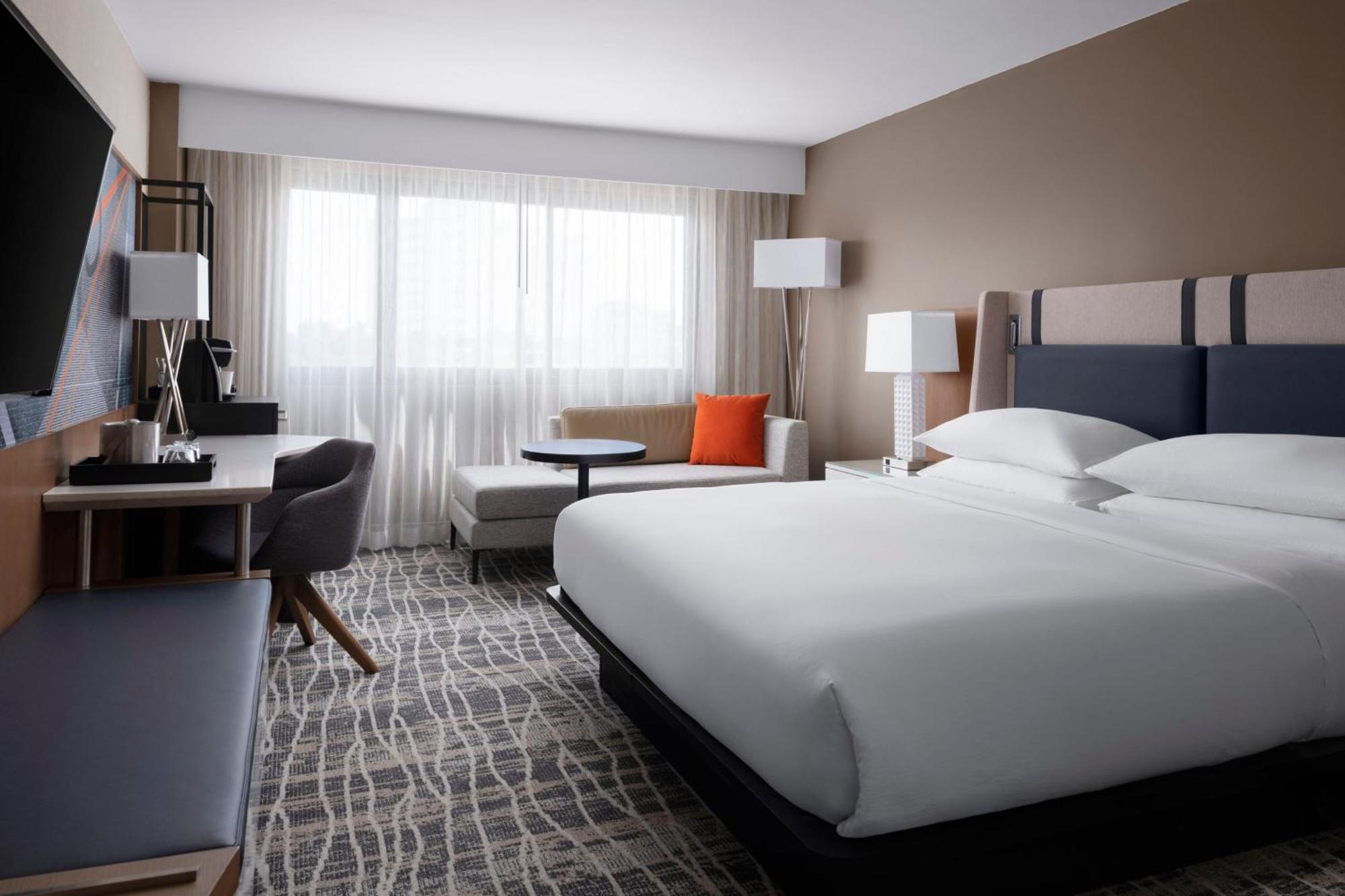 Airport Marriott Hotel 4*